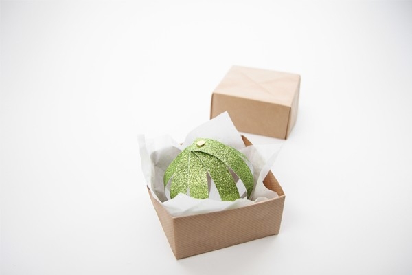 Christbaumkugeln – Fertige Christbaumkugel in Schachtel