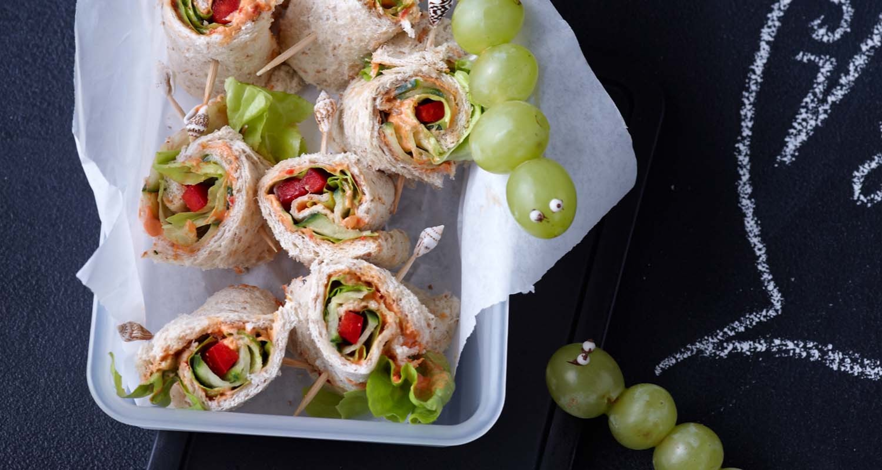 Conci-Creative - Selbstgemachte Sandwich-Sushi mit Traubenschlangen