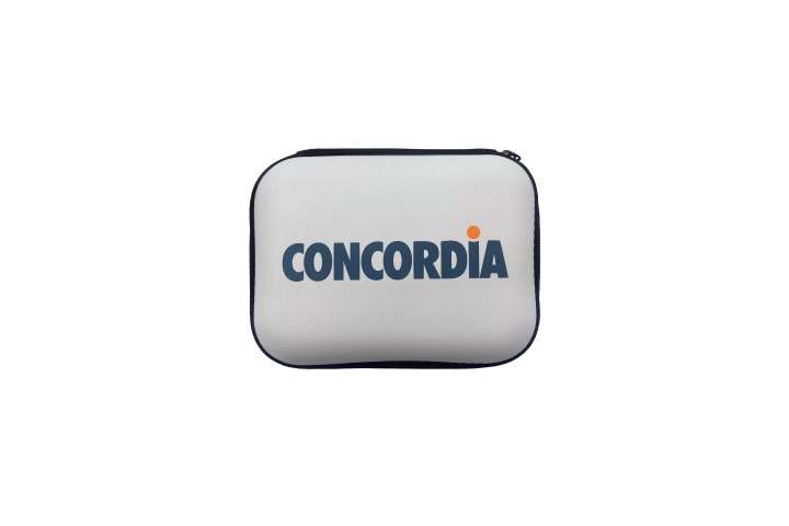 Kontaktallergie - Foto der CONCORDIA Reiseapotheke, auf dem Etui steht das CONCORDIA Logo.