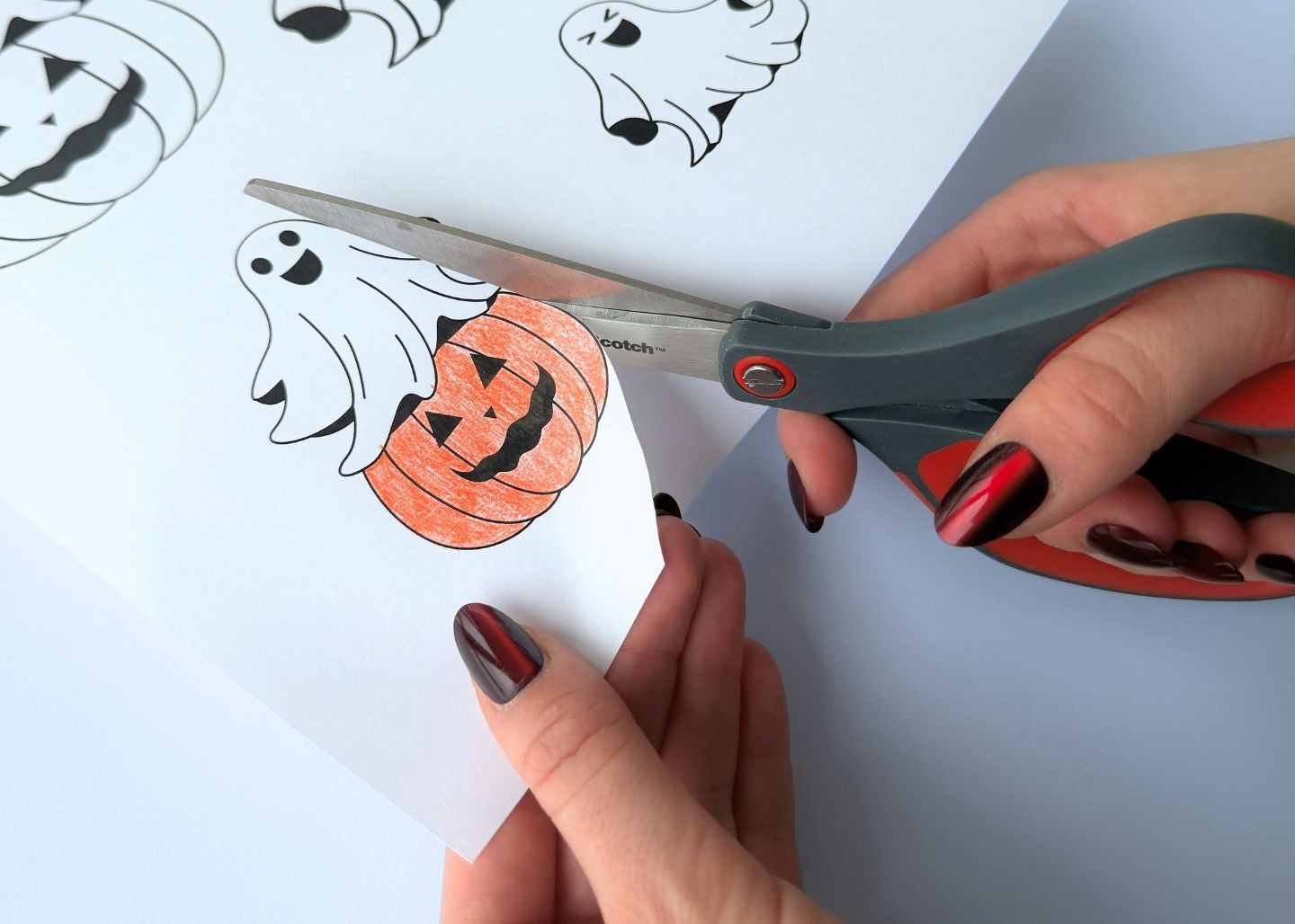 Halloween-Girlande: Sujets ausschneiden