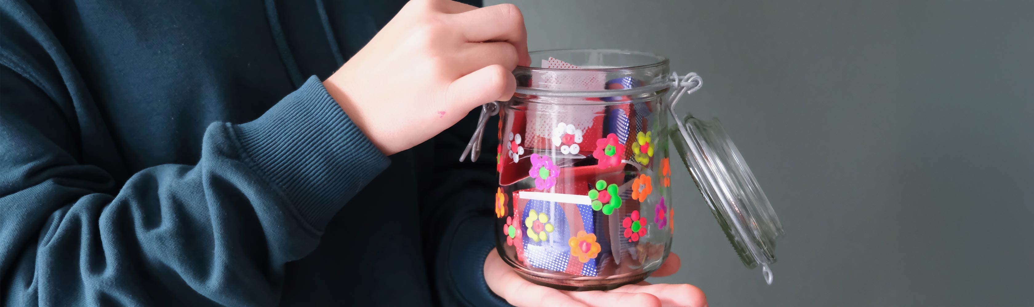 Christbaumkugeln – selbstgemachte Christbaumkugeln aus Weihnachtspapier