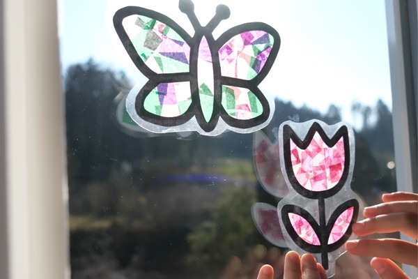 Suncatcher - fertige Fensterbilder Schmetterling und Blume
