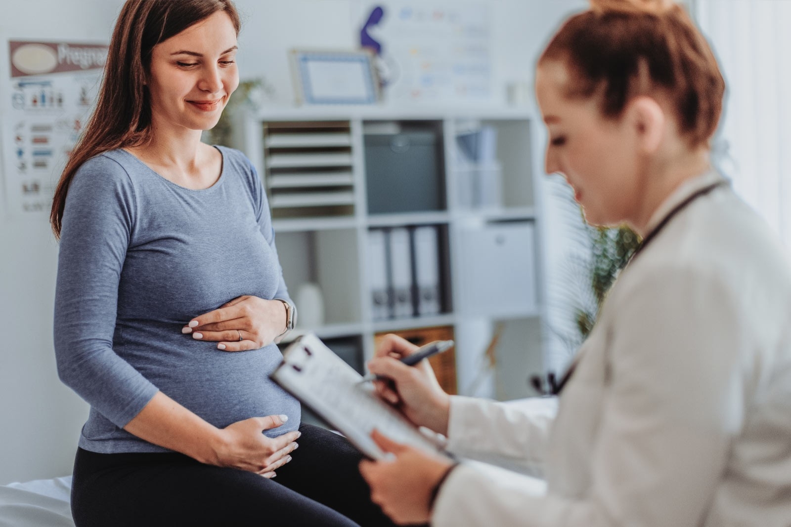 Diagnostica prenatale - una donna in gravidanza risponde alle domande del medico