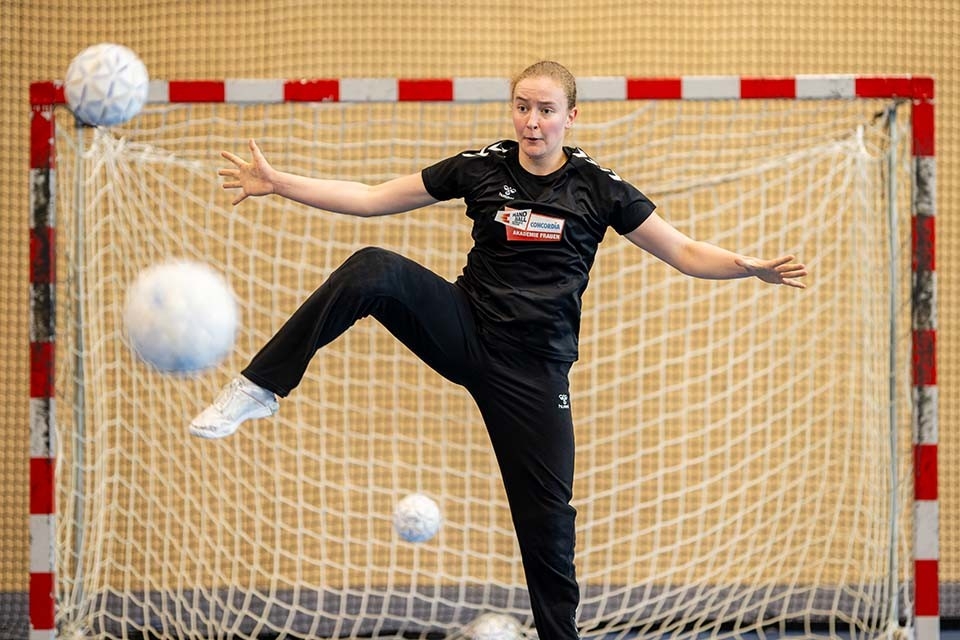 Die CONCORDIA Handball-Akademie ist die neue Geburtsstätte von Talenten im Schweizer Frauen Handball. Im neuen «OYM» (On your Marks) Kompetenzzentrum erhalten die talentiertesten Spielerinnen im Alter von 14 bis 20 Jahren unter professionellen Bedingungen das Rüstzeug für einen erfolgreichen Anschluss an die Spitze.