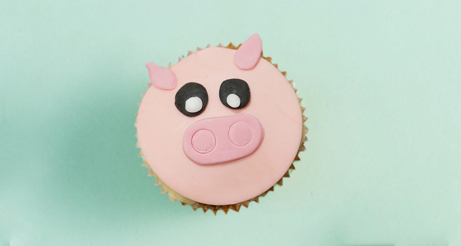 Cupcake motif cochon en pâte à sucre