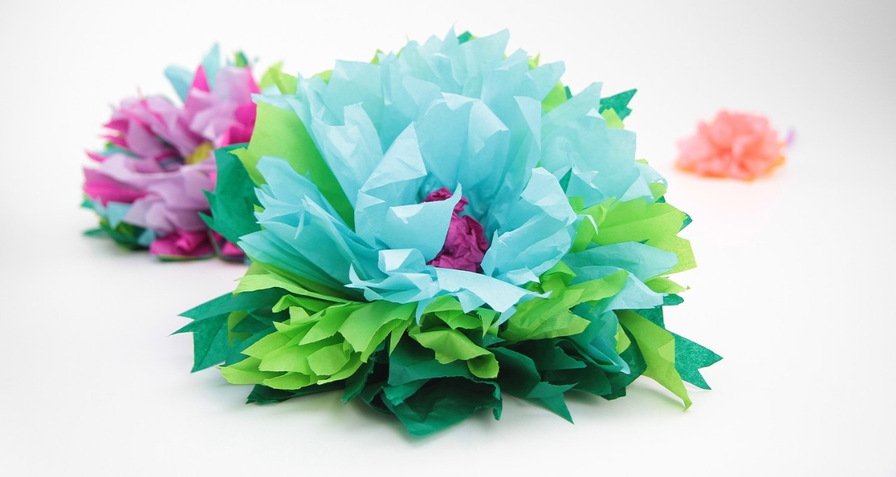 Fleurs en soie de couleur bleue et verte