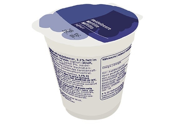 Su un vasetto di yogurt commerciale, acquistabile al supermercato, trovate più etichette con diverse informazioni alimentari sul prodotto: valori nutritivi e allergeni, ingredienti e data di scadenza.